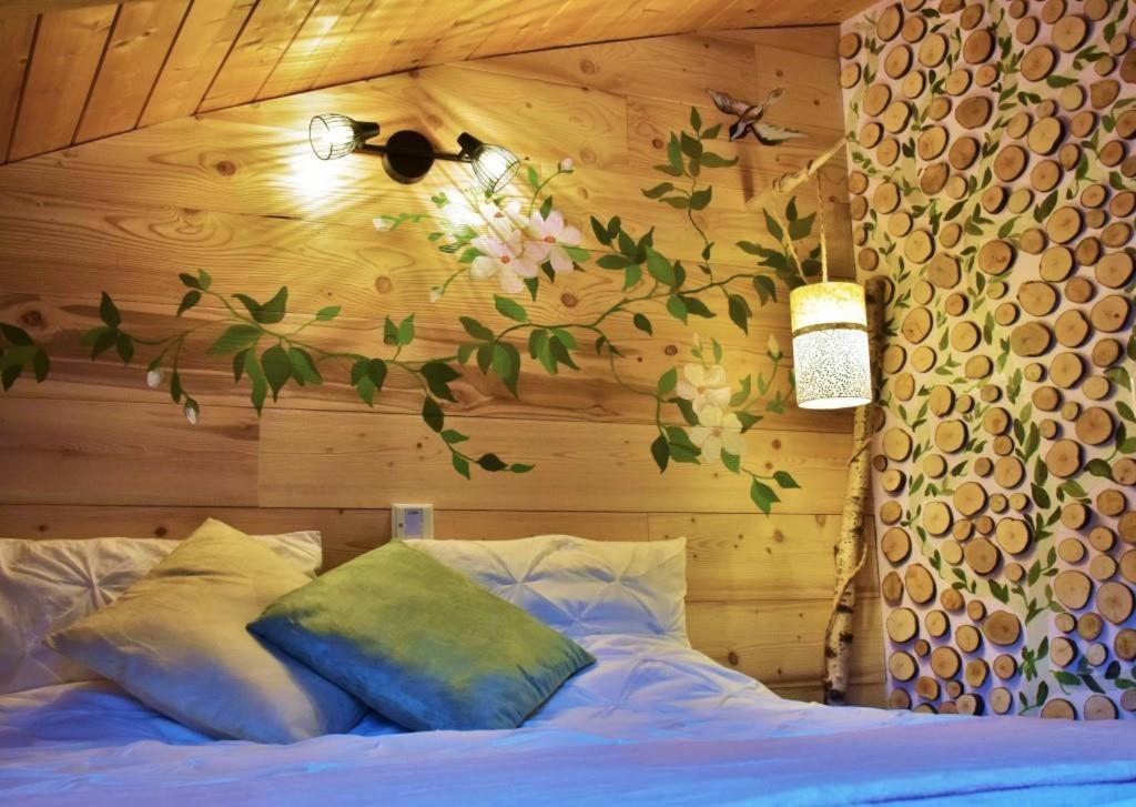 Au-Dela Des Nuages, Maison D'Hotes Insolite & Spa Aubessagne Екстер'єр фото