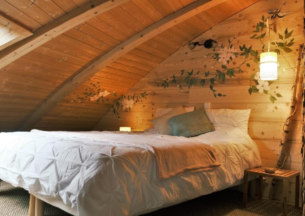 Au-Dela Des Nuages, Maison D'Hotes Insolite & Spa Aubessagne Екстер'єр фото