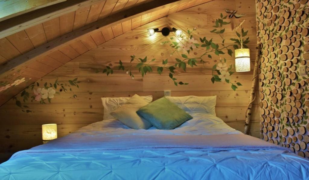 Au-Dela Des Nuages, Maison D'Hotes Insolite & Spa Aubessagne Екстер'єр фото
